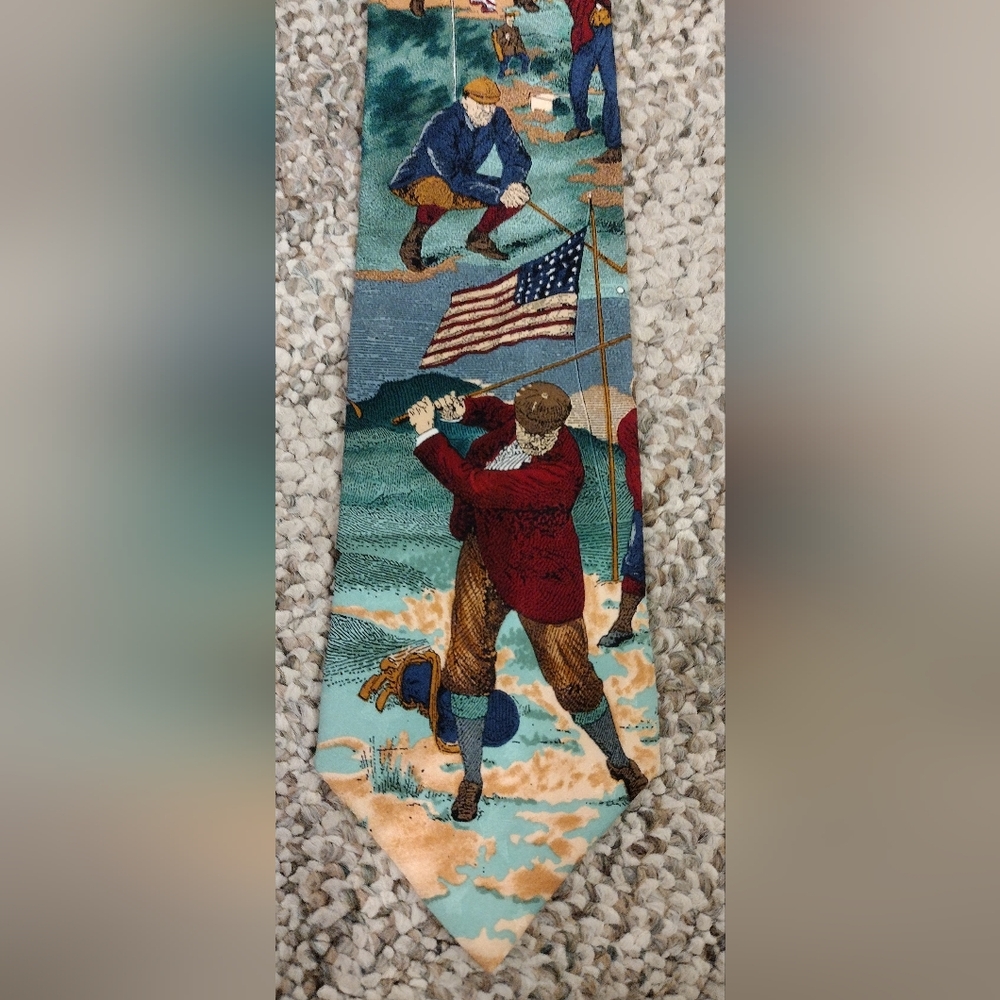 417 By Van Heusen Men's Necktie, Americana Series "Fore", Golf Theme, Silk